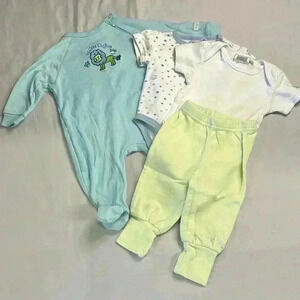 Gagou Tagou -  4 piece baby set. Size 3 months